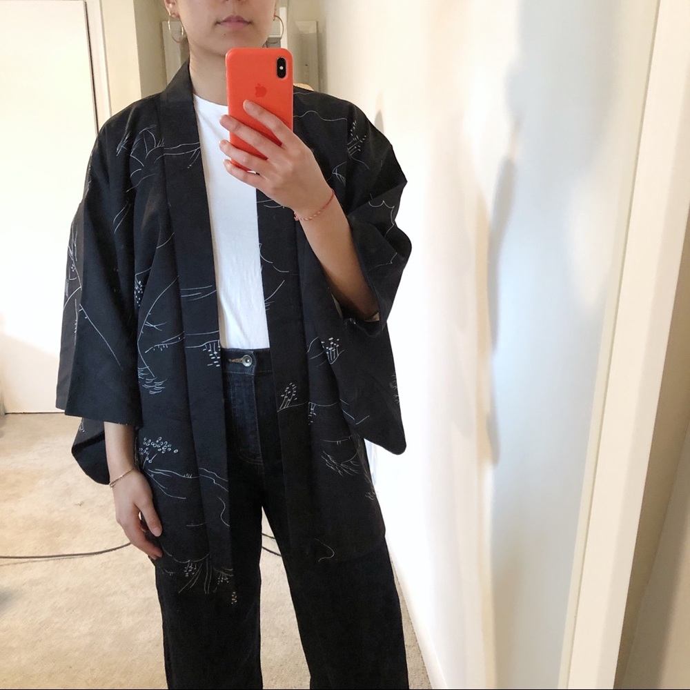 Vintage Black Kimono-Style Jacket with Subtle White Stitching